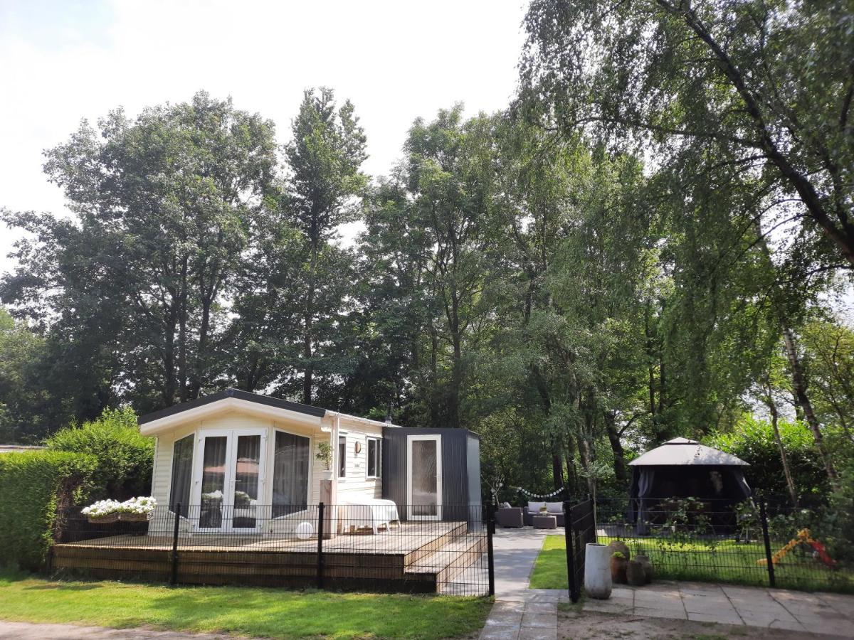Vakantienoord, Chalet 6P With Veranda, Located In Friesland, 5 Stars Camping On The Lake Suameer Zewnętrze zdjęcie